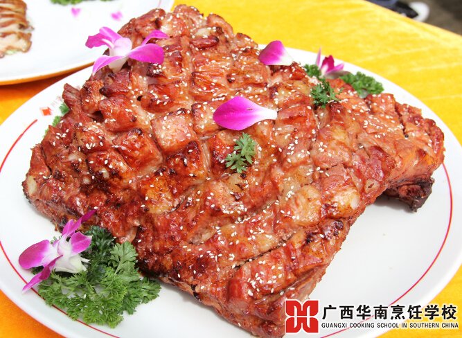 广西华南烹饪学校