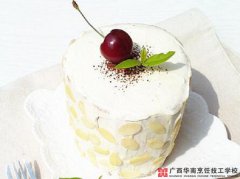 ���е���