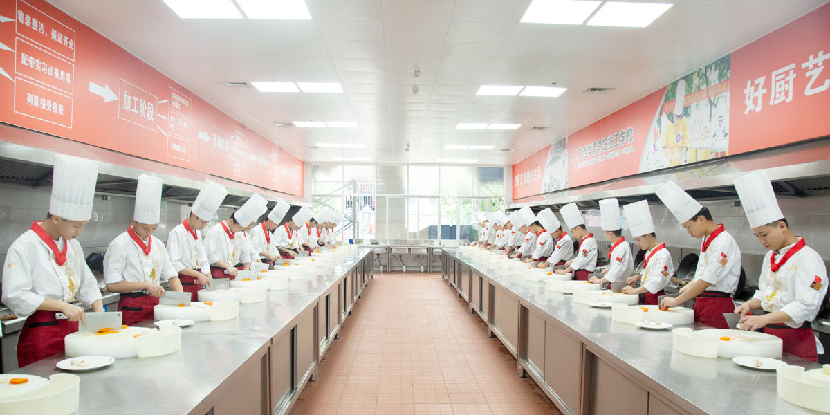 ���ϳ�ʦѧУУ԰