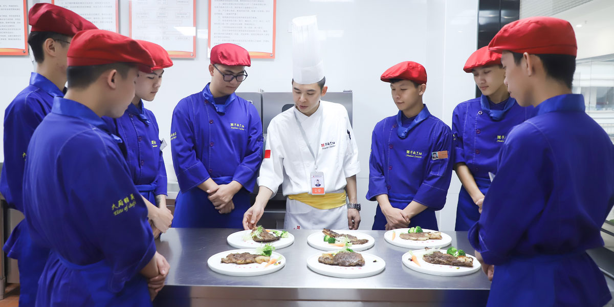 �������ѧУ